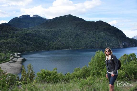 Caminhando no Parque Nacional Los Alerces, ao norte de Trevelin, na patagônia argentina